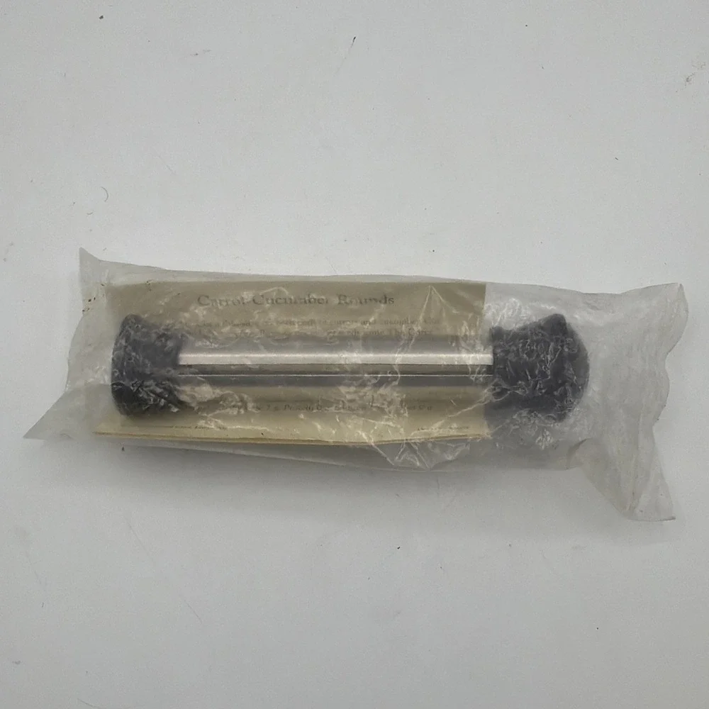 Pampered Chef The Corer #2415 – New in the Package